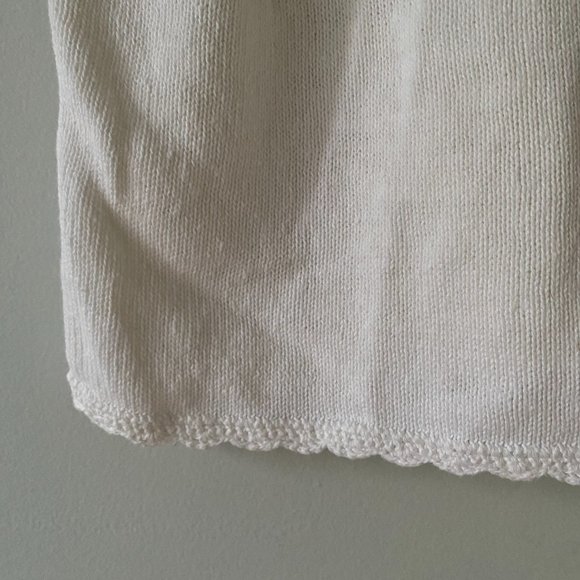 Basic Editions Vintage White Crochet Top with Scalloped Edges (Medium) - Picture 10 of 11